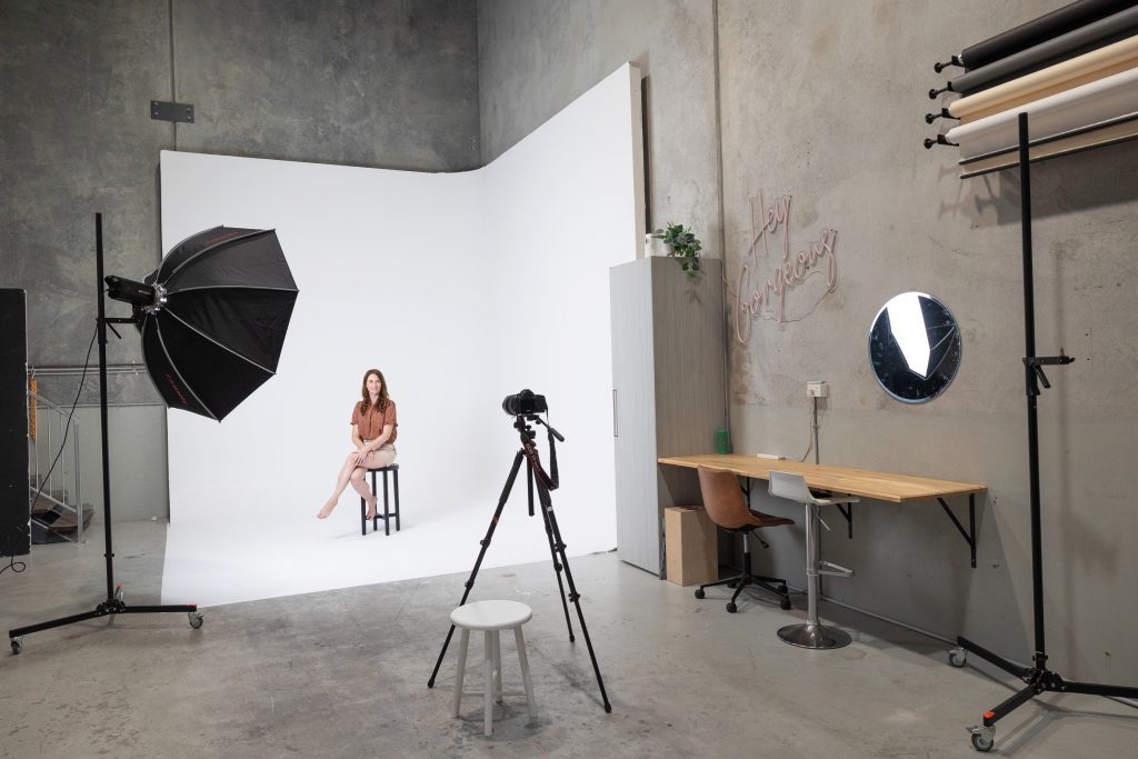 corner cyclorama for seamless shooting on a white background